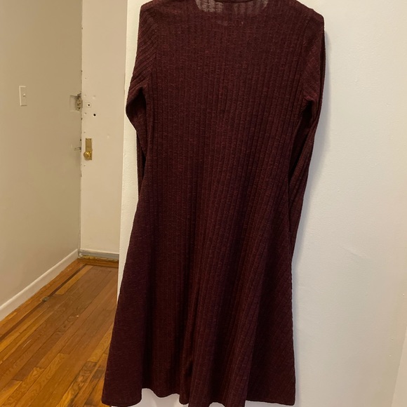 Go Couture Maroon Textured Below the Knee Dress - Picture 5 of 7